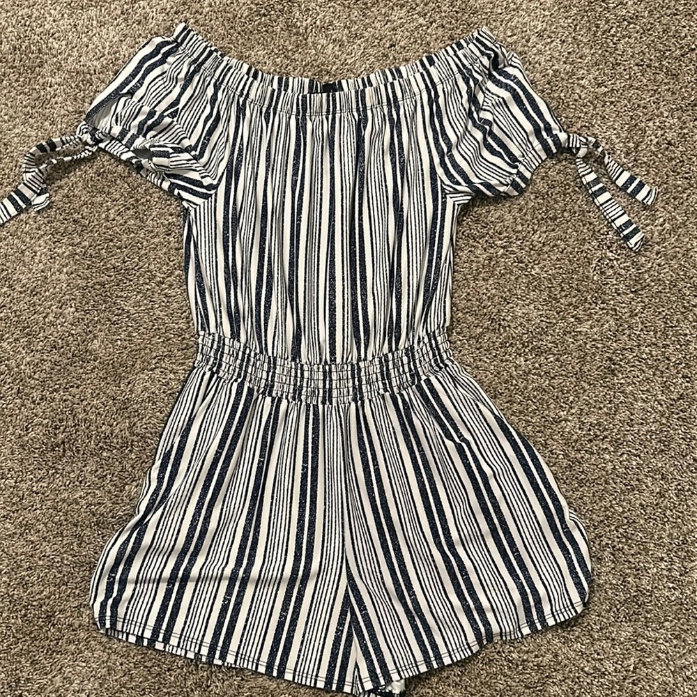 Size L Derek Heart Off-The-Shoulder Romper